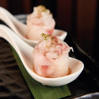 Sushi Gio dentrice - scampi e caviale 