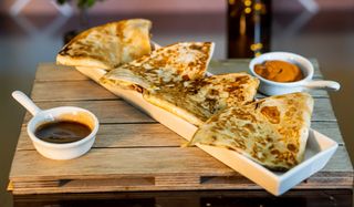 Quesadilla De Asado  (4 Uds.)