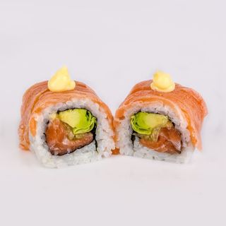 Uramaki De Salmón Flameado (4 Uds.)