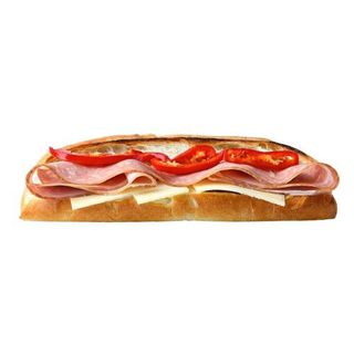 Bocadillo DeLomo Con Queso Y Pimientos Rojos