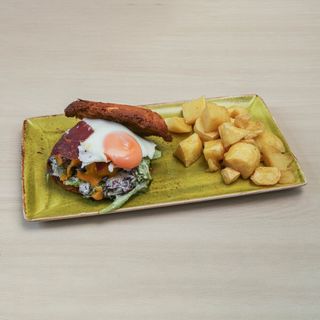 Hamburguesa de Cecina y Huevo