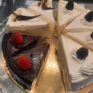 Trancio di torta con panna no glutine no lattosio