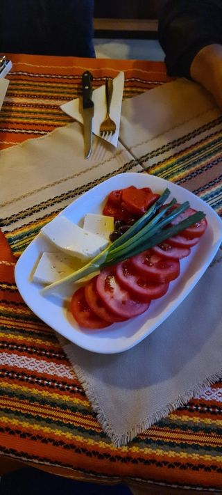 Домати с овче сирене (300г)