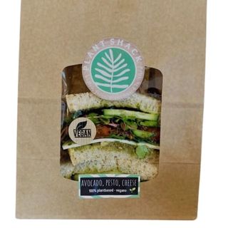 De Aguacate Con Pesto Y Queso Vegano