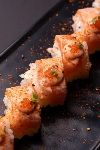 Fresh Roll Saumon Braisé Epicé