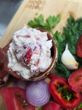 Катък с печена червена чушка