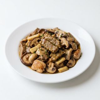 Ternera Con Setas Y Bambú