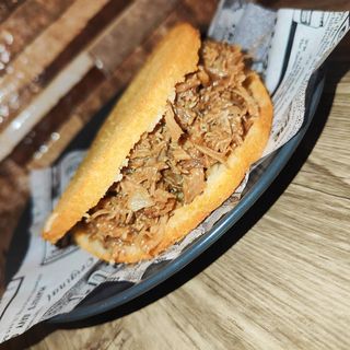 Arepa De Pulled Pork
