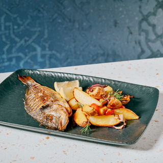 Doradă Regală cu cartofi cu rozmarin 