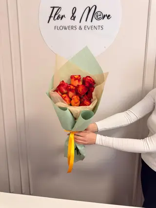 Buchet Flori 11 Sa faci parte din echipa - foc