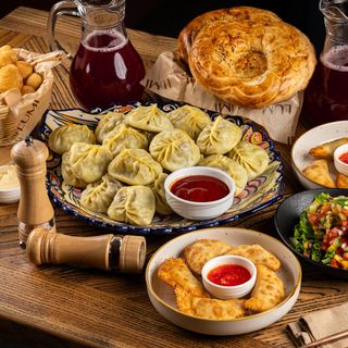 Сет на 5-6 человек с мантами