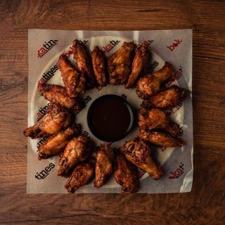 120. Alitas de pollo (16 uds.)