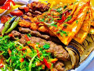 Platou Laziz de 6 Persoane (Mix Grill)  (2200g)