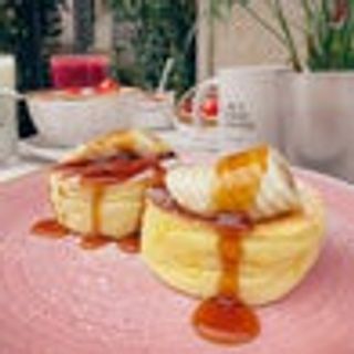 Fluffy pancake banana e sciroppo d'acero