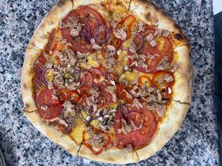 Tuna pizza f42