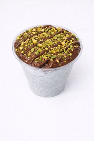 Йогурт с чия, Нутела и шамфъстък (230г)
