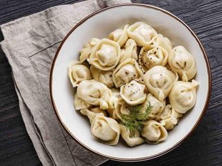 Пельмені зі сметаною