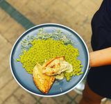 Пълнено пилешко с моцарела и сушен домат