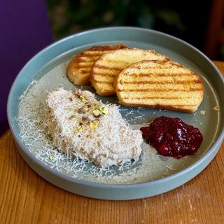 Паштет з курячої печінки з журавлиною