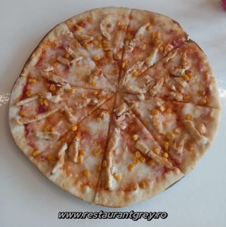 Pizza cu piept de pui si porumb ( 32cm)