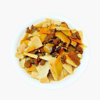 F2. Vită cu bambus și ciuperci 双冬牛肉