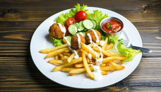 Talerz falafel