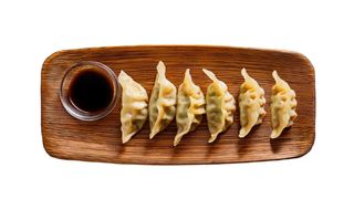 Pierożki Gyoza z kurczakiem i warzywami