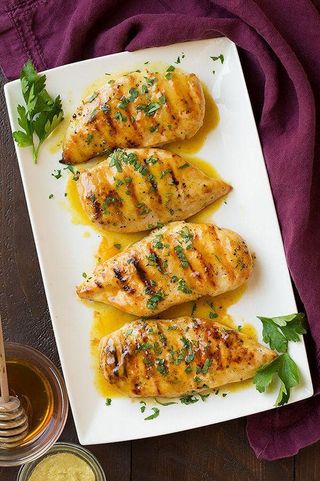 Ароматно пилешко с билки