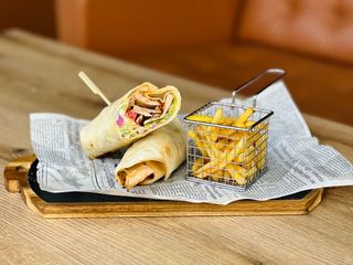 Тортила с хрупкаво пиле (200г)