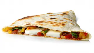 Piadina con mozzarella e prosciutto crudo