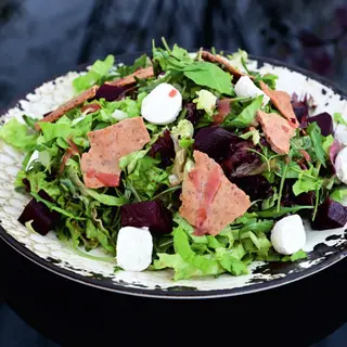 Салата със сирене Лабне (450г)