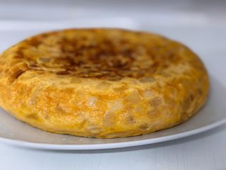 Tortilla De Patatas Artesana Entera