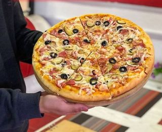 Пицца "Колбасный рай"