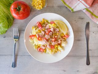 Салата с риба тон