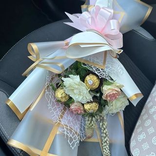 4 Roses avec chocolat 