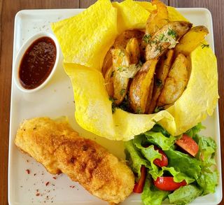 Котлета по київськи з гарніром