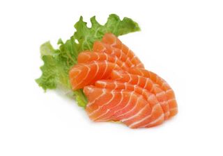 82. Sashimi salmone - 8 pezzi