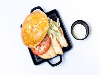 Sánguche De Pollo A La Brasa