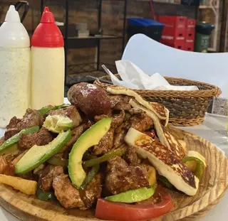 parrilla venezolana con patatas fritas (para 2 personas)