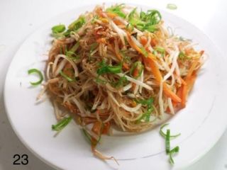 23. Spaghetti di riso con verdure