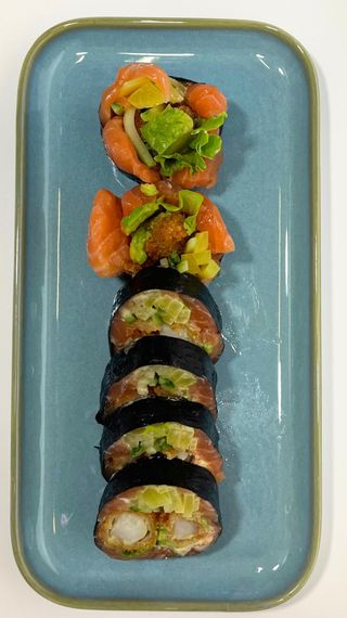 Futomaki sashimi roll łosoś