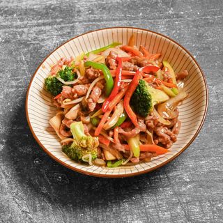 Ternera con Verdura Variada