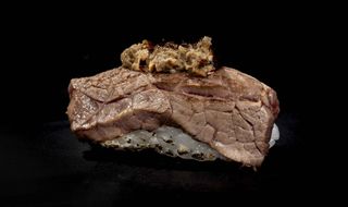 132.Nigiri De Solomillo De Ternera Flameado (3 Uds.)