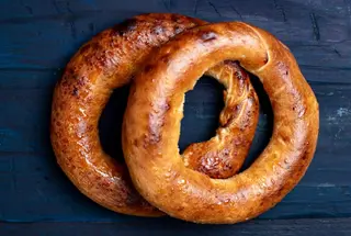 Covrig cu umplutura de fructe de padure