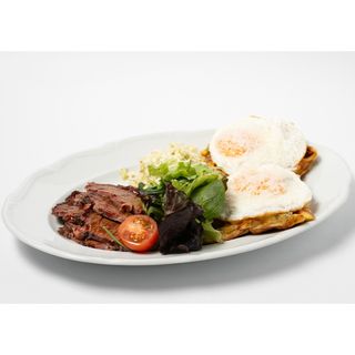 Микс завтрак с брискетом и картофельными вафлями