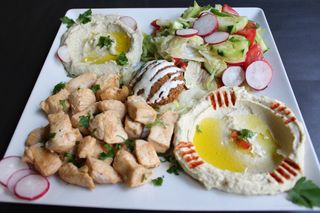 Combinado xix tawuk con ensalada (sin gluten/halal) - مشكل شيش طاووق
