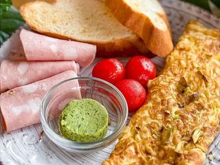 Omlet serowy z Dorblu i mortadela (350g)