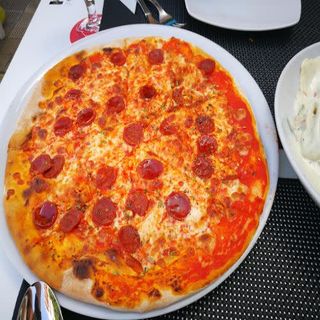 Pizza Pepperoni (NO LLEVA SALAMI)