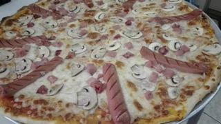 Pizza De Salchicha (Mediana)