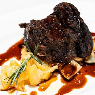 Meloso de ternera con patatas